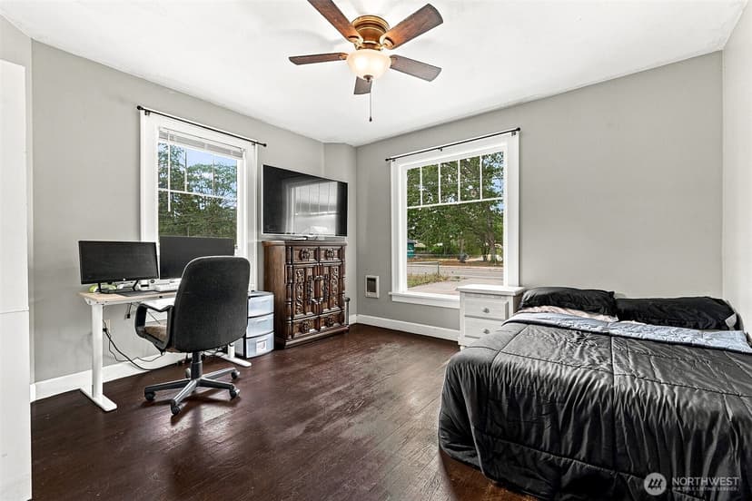 Property photo for 14416 Portland Avenue SW, Lakewood photo 10