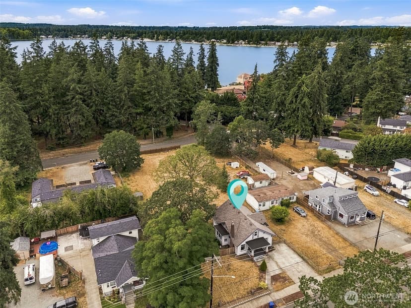 Property photo for 14416 Portland Avenue SW, Lakewood photo 18
