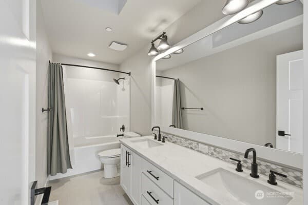 Property photo for 18527 Meridian Ave SE, Bothell photo 29