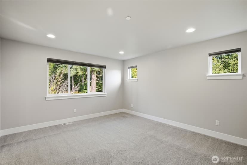 Property photo for 18527 Meridian Ave SE, Bothell photo 19