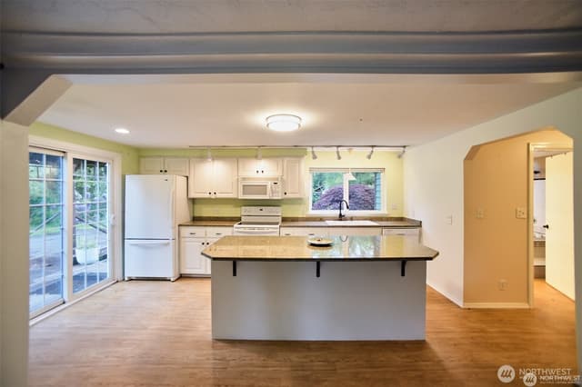 Property photo for 21005 55th Avenue SE, Woodinville photo 4
