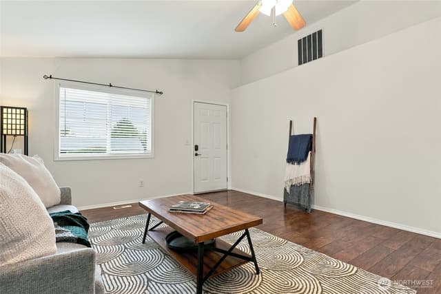 Property photo for 4704 60th Drive NE, Marysville photo 5