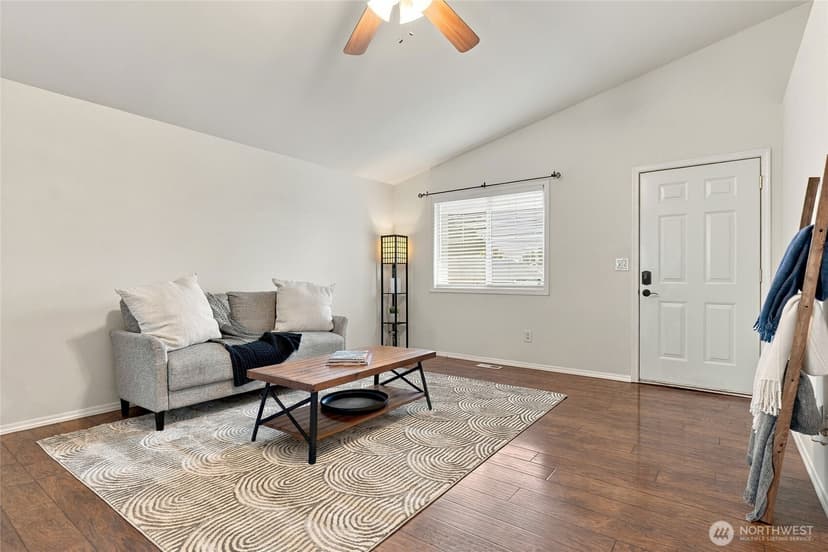 Property photo for 4704 60th Drive NE, Marysville photo 6