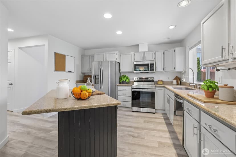 Property photo for 8139 4th Avenue SW, Seattle photo 5