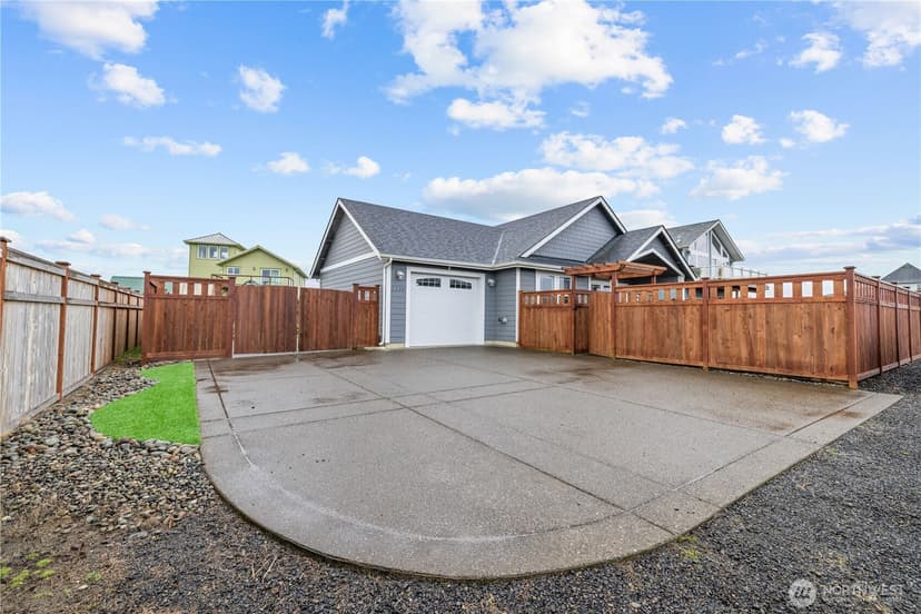 Property photo for 1116 Ocean Shores Boulevard SW, Ocean Shores photo 6