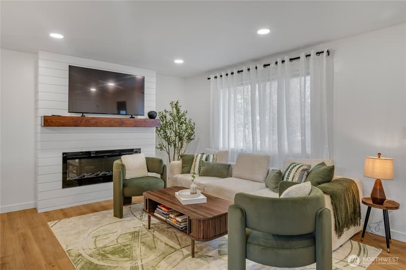 Property photo for 7935 13th Avenue SW #1, Seattle photo 4