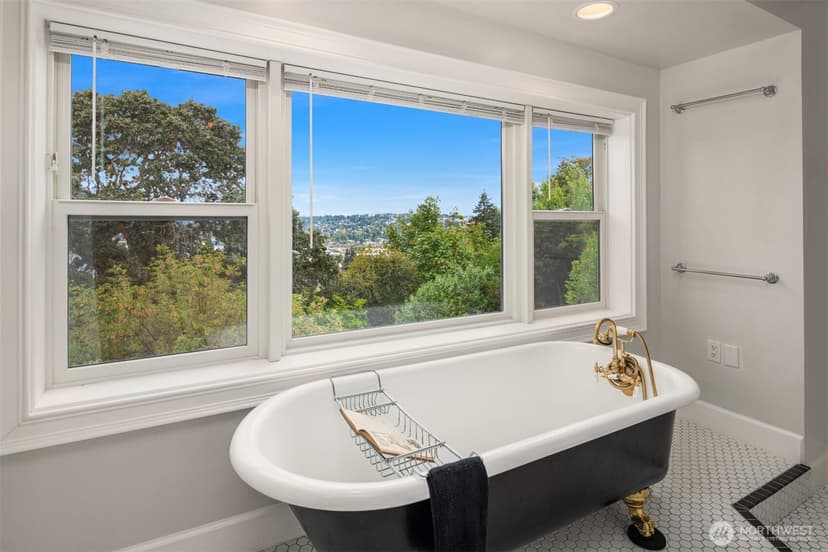 Property photo for 822 W Fulton Street, Seattle photo 19