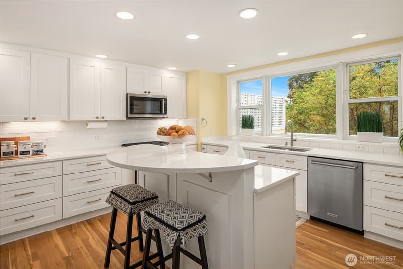 Property photo for 822 W Fulton Street, Seattle photo 16