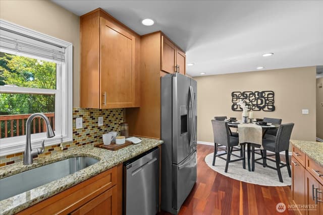 Property photo for 3205 NE 204th Street, Lake Forest Park photo 5