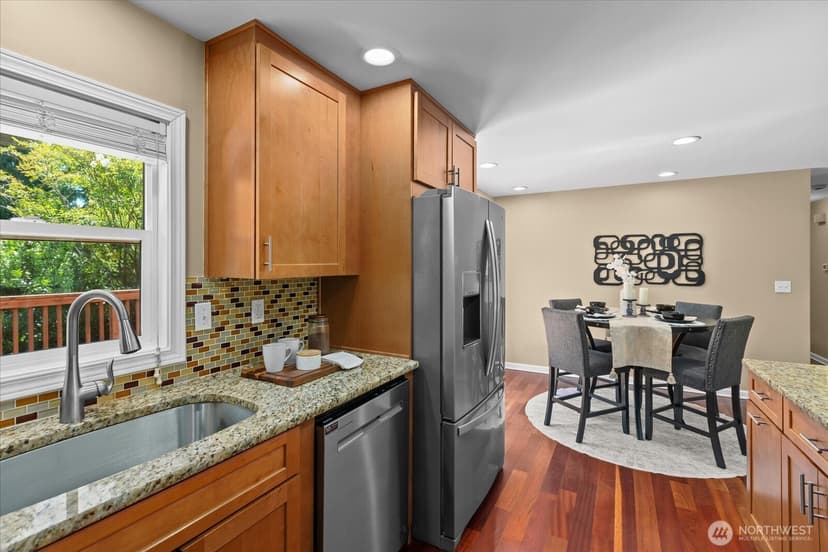 Property photo for 3205 NE 204th Street, Lake Forest Park photo 5