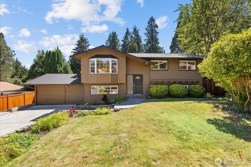 Property photo for 3205 NE 204th Street, Lake Forest Park