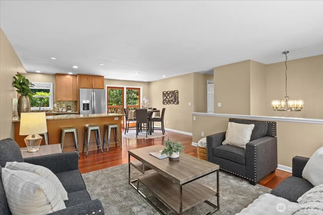 Property photo for 3205 NE 204th Street, Lake Forest Park photo 4