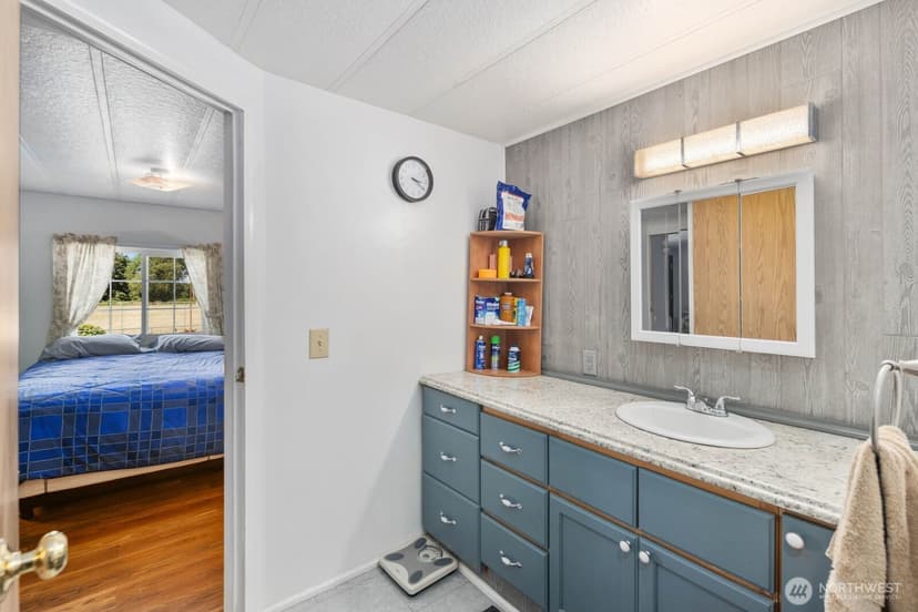 Property photo for 19921 23rd Avenue NE, Arlington photo 16
