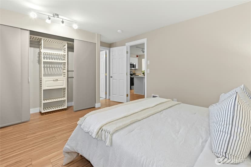 Property photo for 11208 NE 68th Street #110, Kirkland photo 13