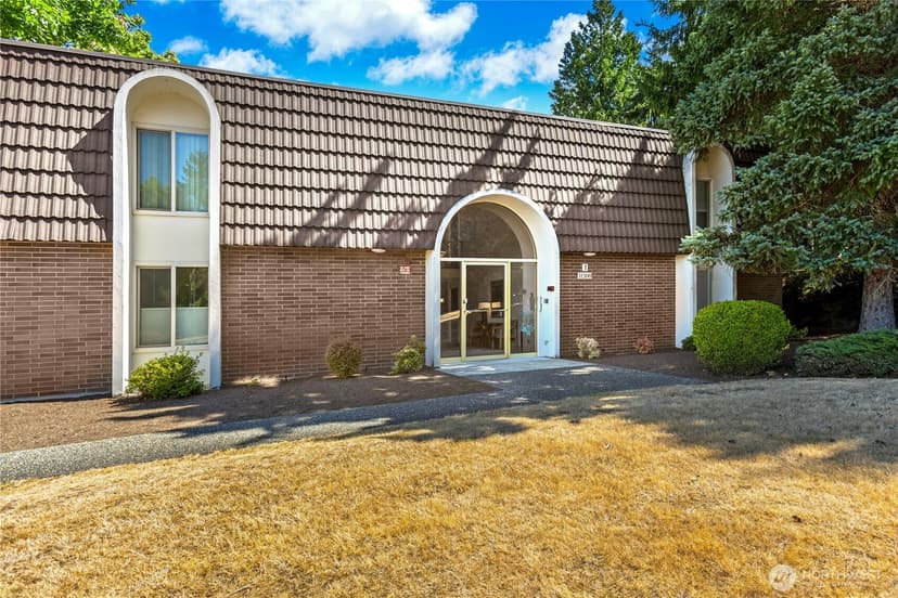 Property photo for 11208 NE 68th Street #110, Kirkland photo 22