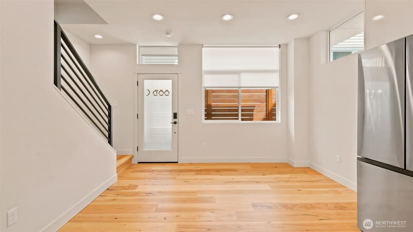 Property photo for 8815 Interlake Avenue N #C, Seattle photo 11