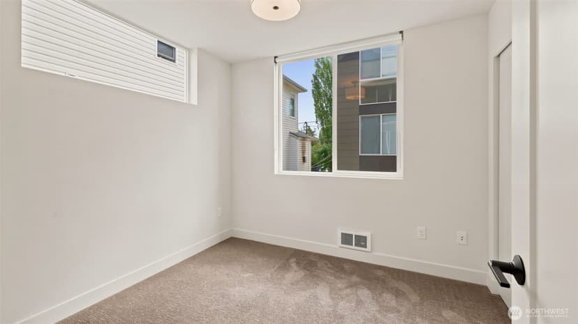 Property photo for 8815 Interlake Avenue N #C, Seattle photo 15