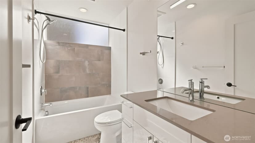 Property photo for 8815 Interlake Avenue N #C, Seattle photo 14