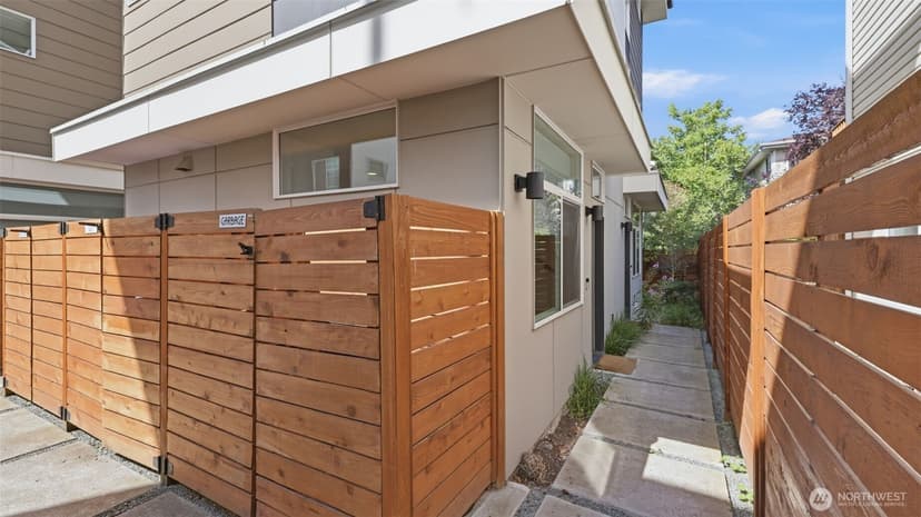 Property photo for 8815 Interlake Avenue N #C, Seattle photo 4