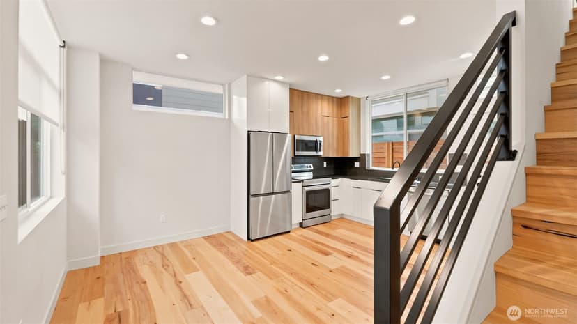 Property photo for 8815 Interlake Avenue N #C, Seattle photo 13