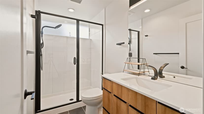 Property photo for 8815 Interlake Avenue N #C, Seattle photo 16