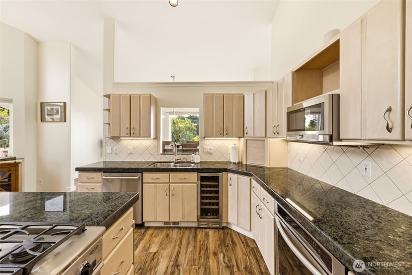 Property photo for 921 SW 296th Street, Federal Way photo 12