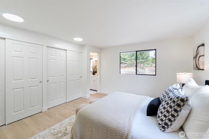 Property photo for 9420 7th Avenue SW, Seattle photo 12