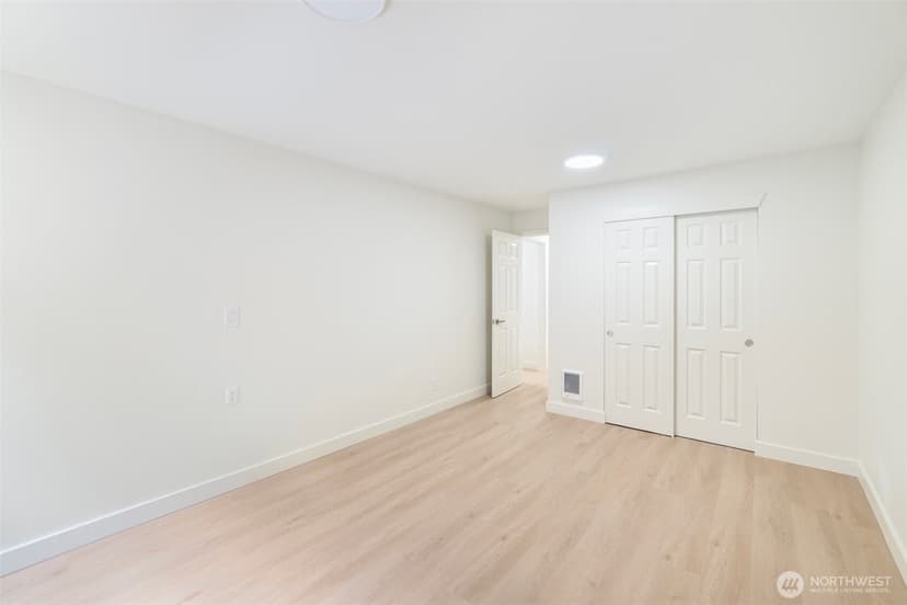 Property photo for 9420 7th Avenue SW, Seattle photo 17