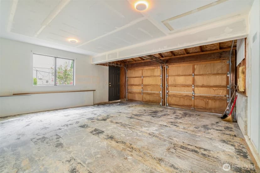 Property photo for 9420 7th Avenue SW, Seattle photo 32