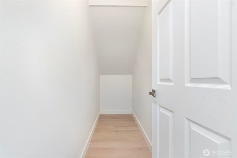 Property photo for 9420 7th Avenue SW, Seattle photo 20