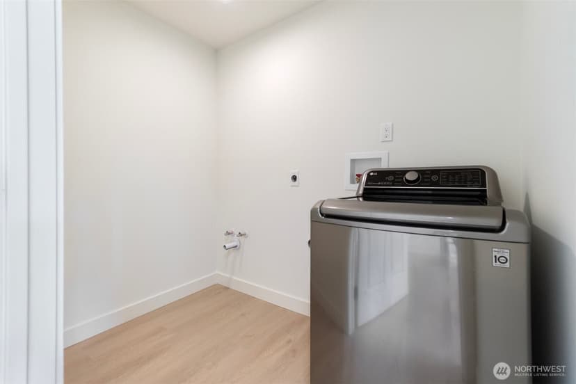 Property photo for 9420 7th Avenue SW, Seattle photo 21
