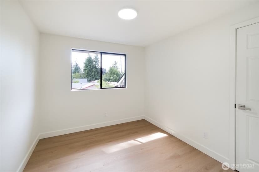 Property photo for 9420 7th Avenue SW, Seattle photo 14