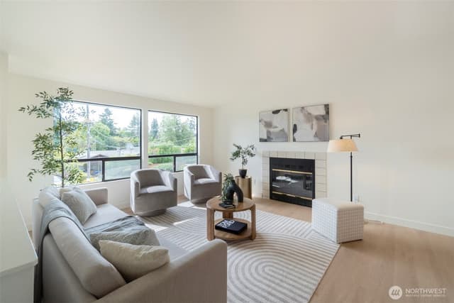 Property photo for 9420 7th Avenue SW, Seattle photo 4