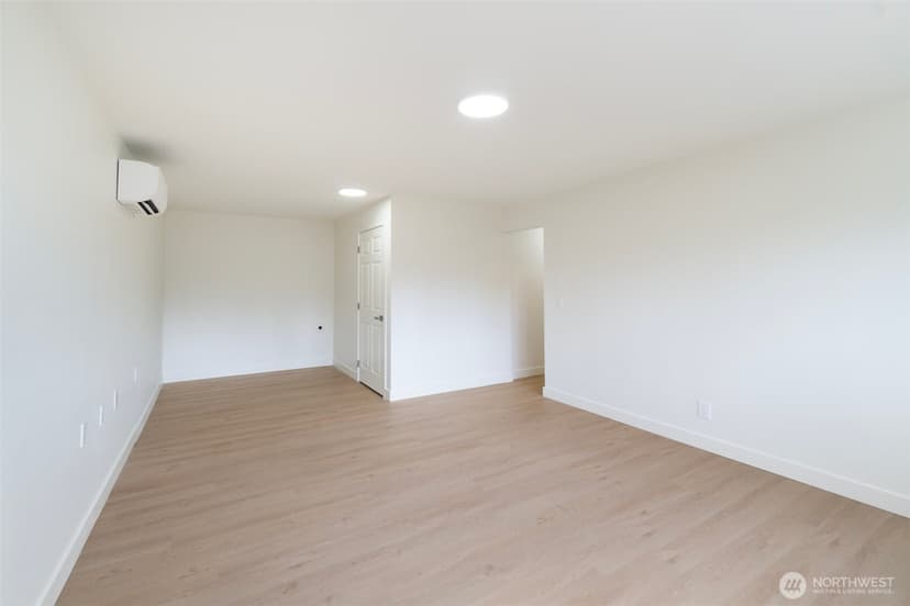 Property photo for 9420 7th Avenue SW, Seattle photo 18