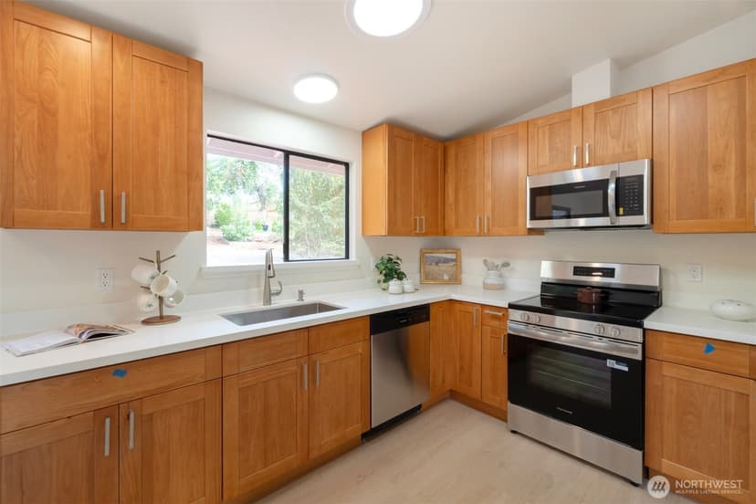 Property photo for 9420 7th Avenue SW, Seattle photo 8
