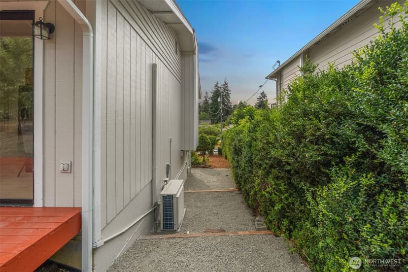 Property photo for 9420 7th Avenue SW, Seattle photo 26