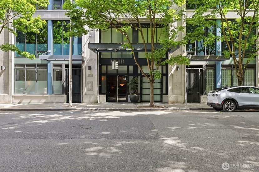 Property photo for 2716 Elliott Avenue #1204, Seattle photo 4