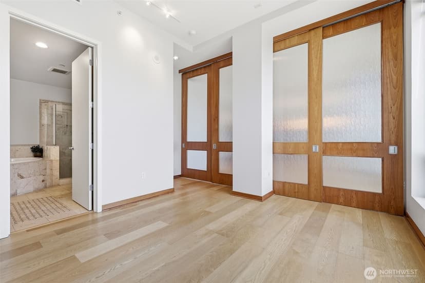 Property photo for 2716 Elliott Avenue #1204, Seattle photo 12