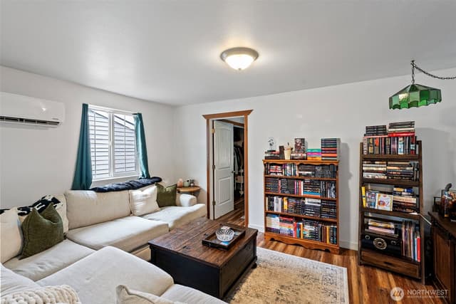 Property photo for 1529 N Montgomery Avenue, Bremerton photo 3