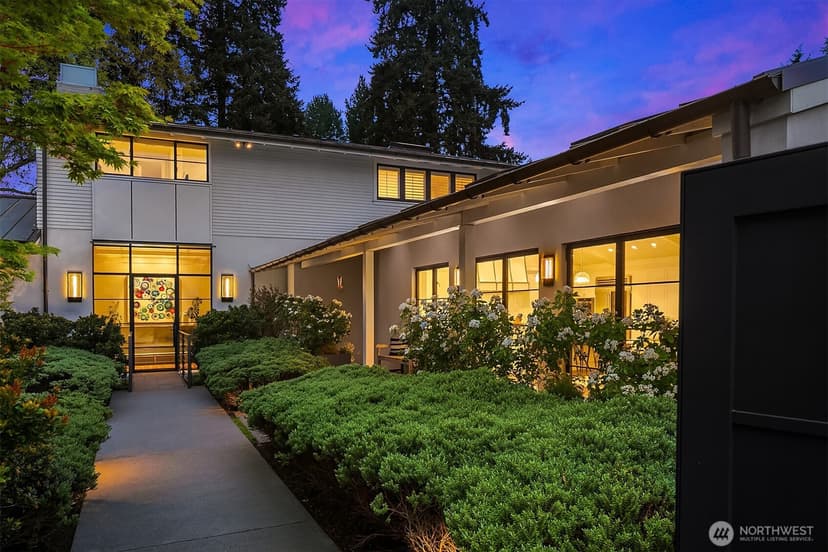 Property photo for 2017 Parkside Drive E, Seattle photo 4