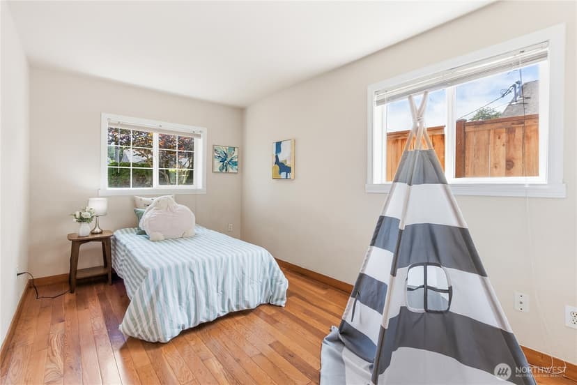Property photo for 8528 S 121st Street, Seattle photo 17