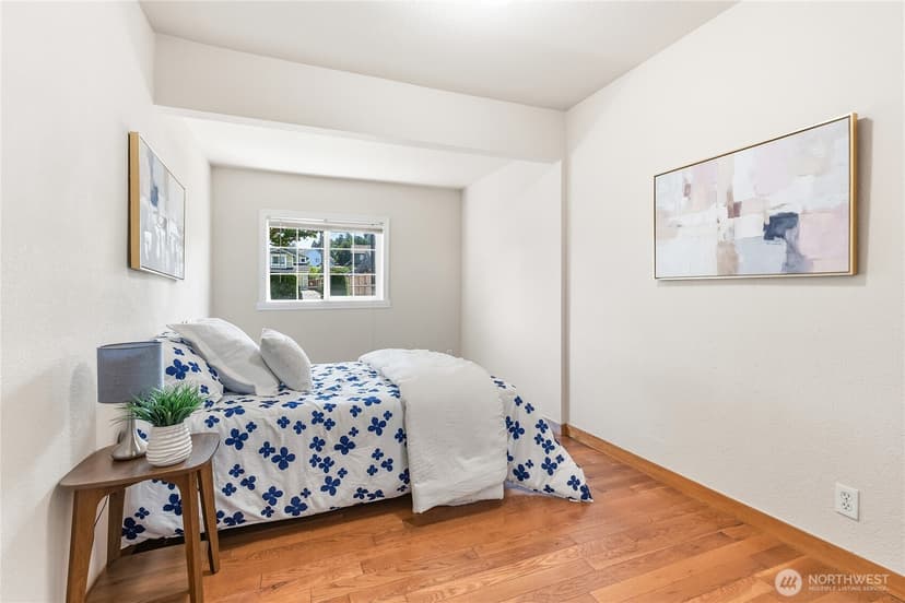 Property photo for 8528 S 121st Street, Seattle photo 15