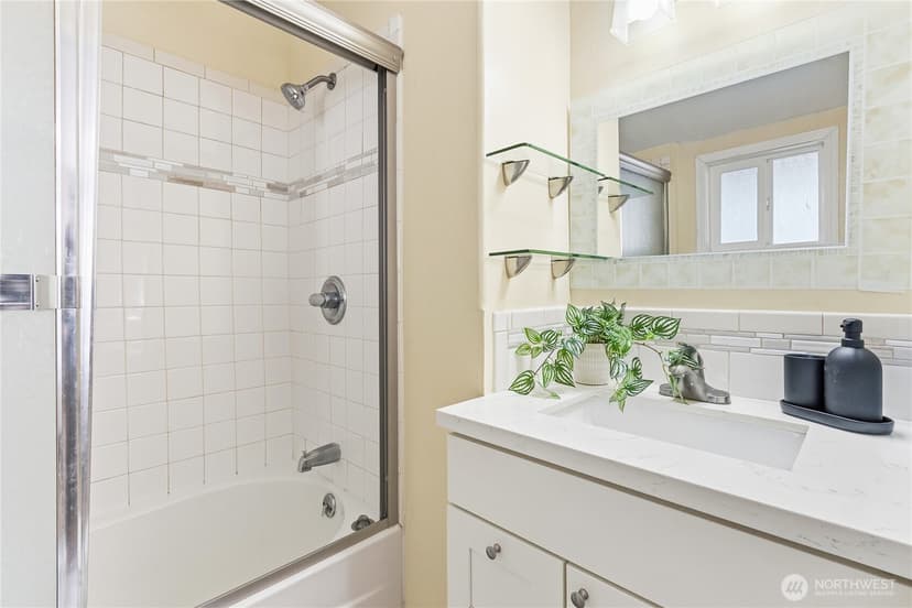 Property photo for 8528 S 121st Street, Seattle photo 24