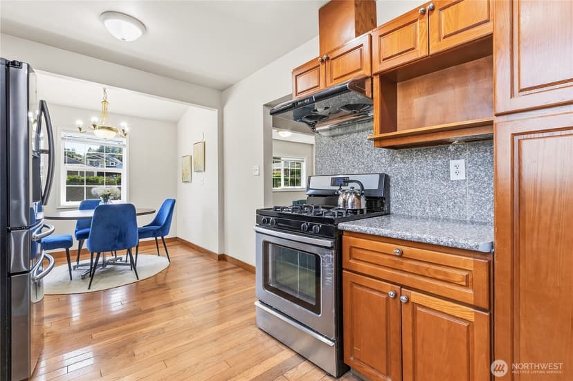 Property photo for 8528 S 121st Street, Seattle photo 10