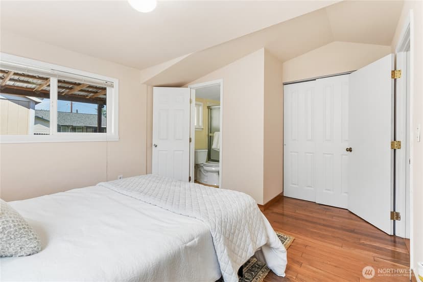 Property photo for 8528 S 121st Street, Seattle photo 21