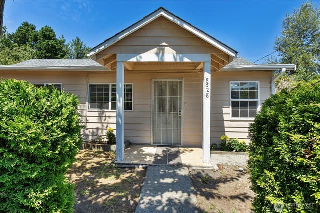 Property photo for 8528 S 121st Street, Seattle photo 5