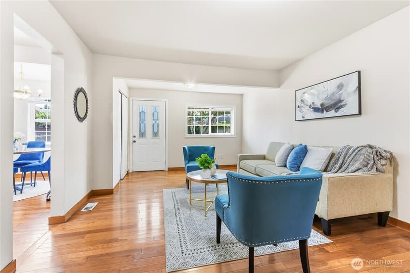 Property photo for 8528 S 121st Street, Seattle photo 6