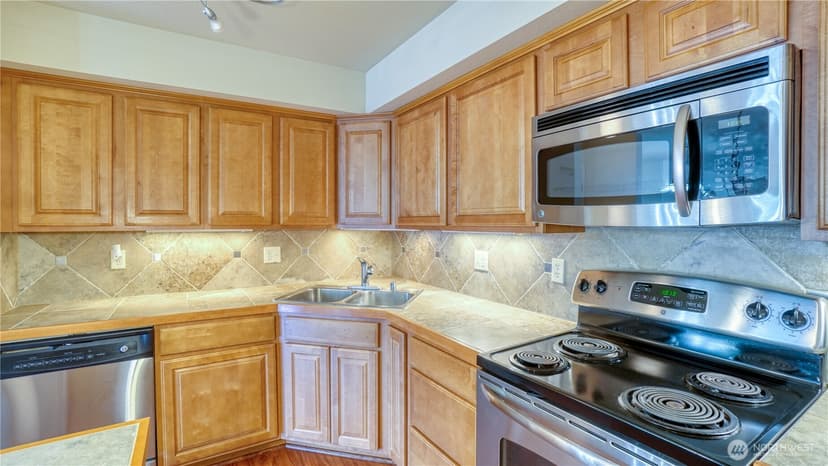 Property photo for 13405 97th Avenue E #207, Puyallup photo 14
