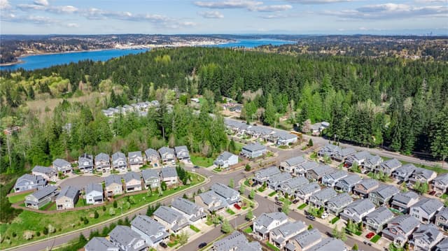 Property photo for 3824 Discovery Avenue SW, Bremerton photo 2
