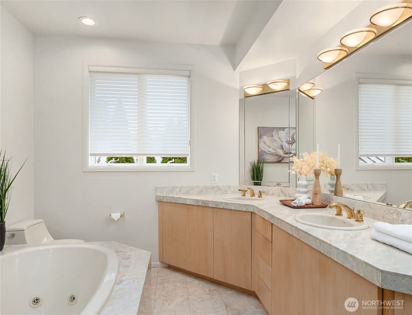 Property photo for 936 170th Place SE, Bellevue photo 28